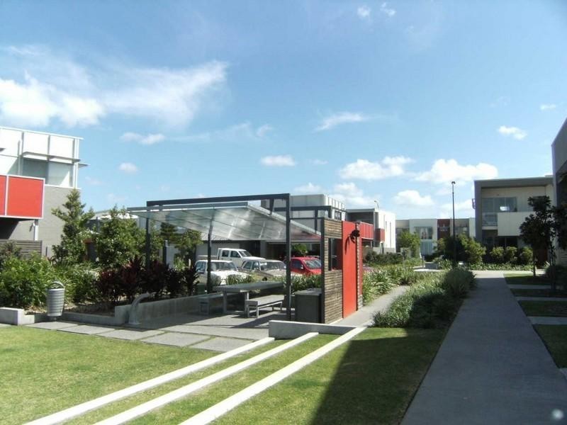 10 Little Blue Lane, Varsity Lakes QLD 4227