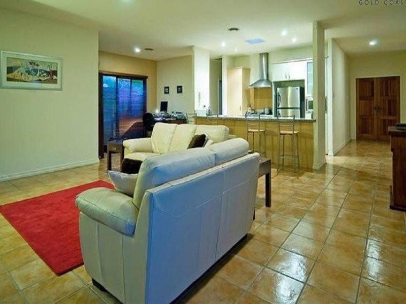 3293 Palladian Drive, Hope Island QLD 4212