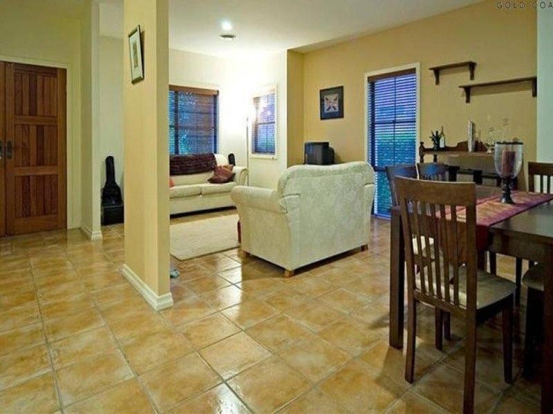 3293 Palladian Drive, Hope Island QLD 4212
