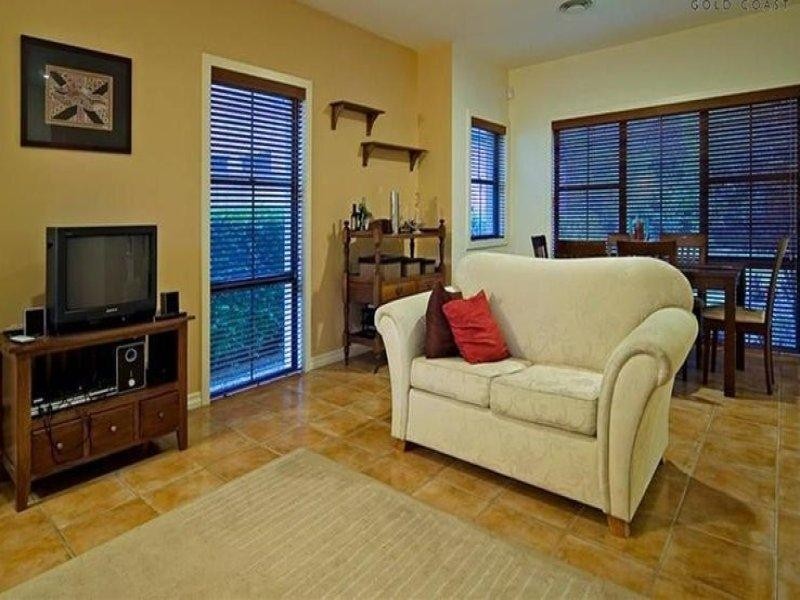 3293 Palladian Drive, Hope Island QLD 4212