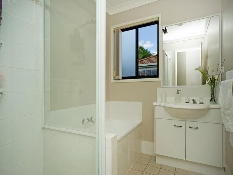 36 Marble Arch Place, Arundel QLD 4214