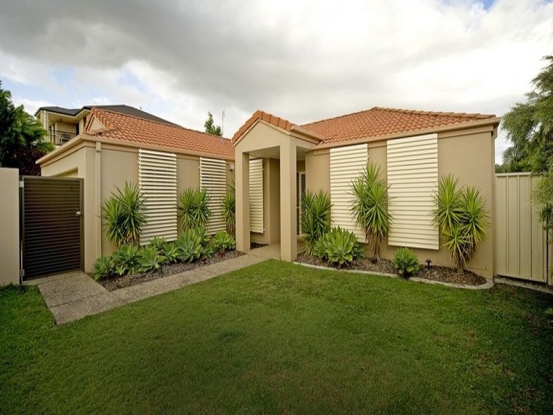 19 Kite Circuit, Arundel QLD 4214
