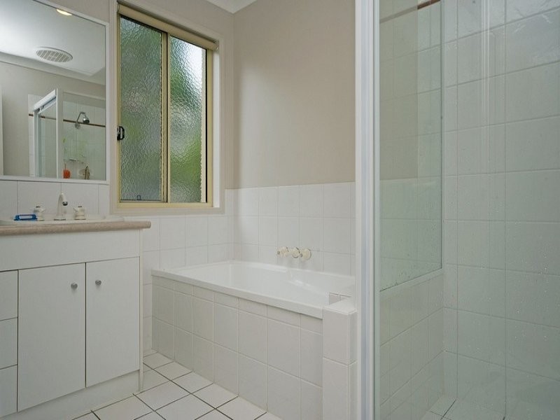 19 Kite Circuit, Arundel QLD 4214