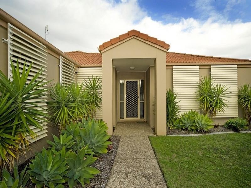 19 Kite Circuit, Arundel QLD 4214