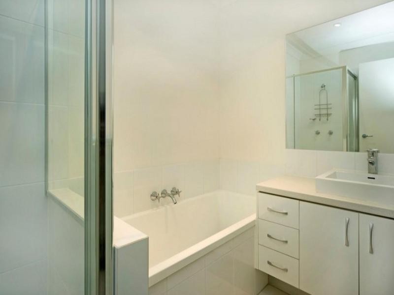 2 Currawong Crescent, Upper Coomera QLD 4209