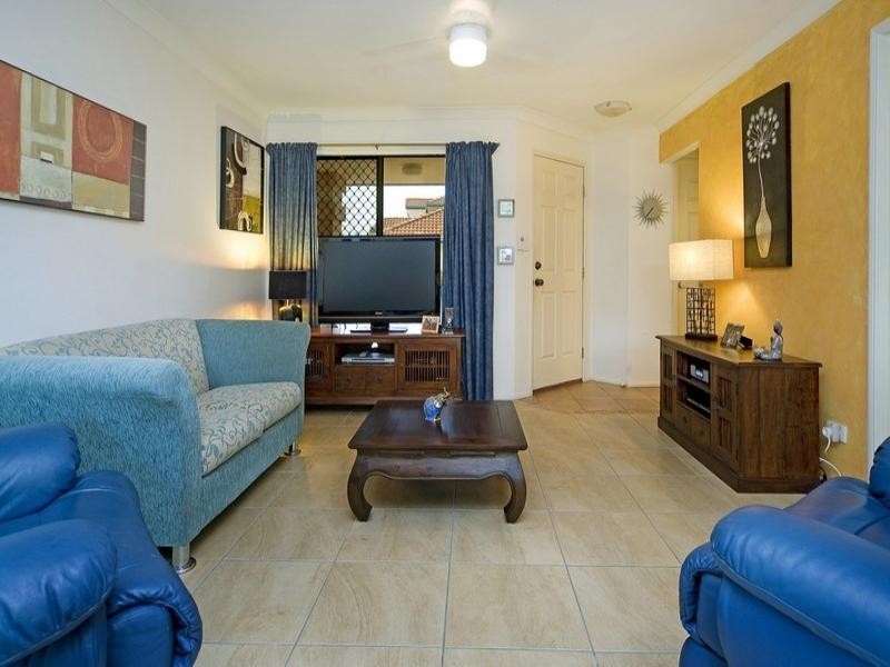 3/2 Pappas Way, Carrara QLD 4211