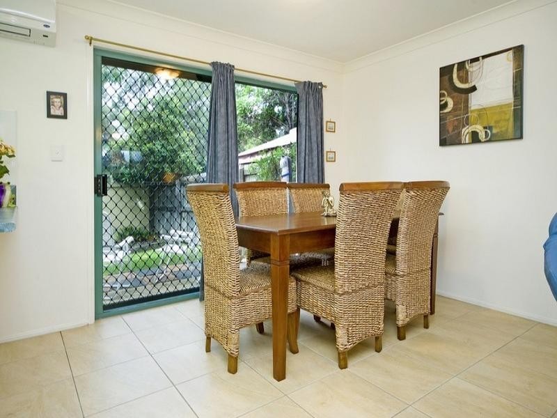 3/2 Pappas Way, Carrara QLD 4211