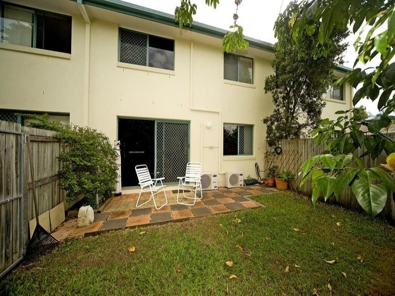 3/2 Pappas Way, Carrara QLD 4211