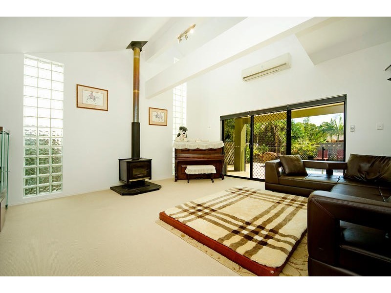 15 Kula Close, Benowa QLD 4217