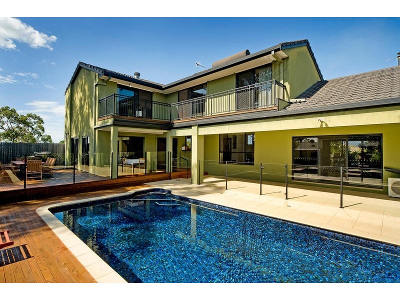 15 Kula Close, Benowa QLD 4217