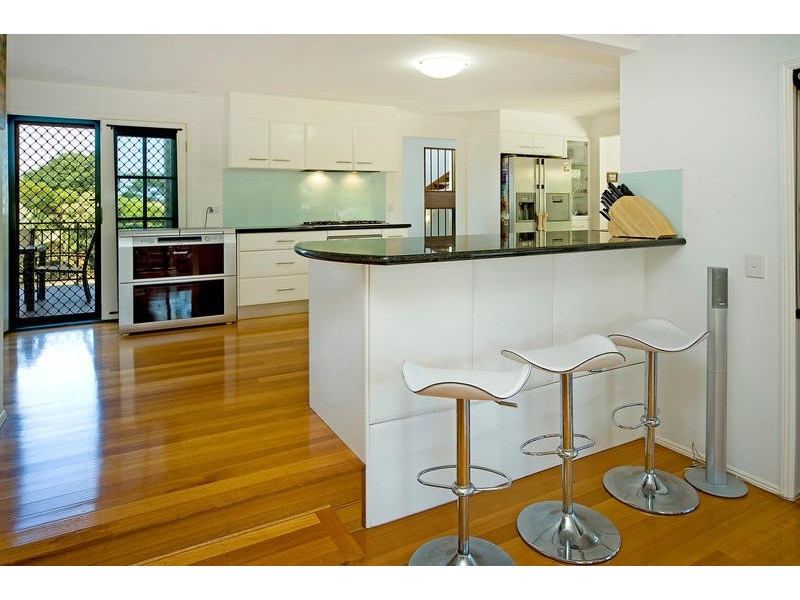 15 Kula Close, Benowa QLD 4217