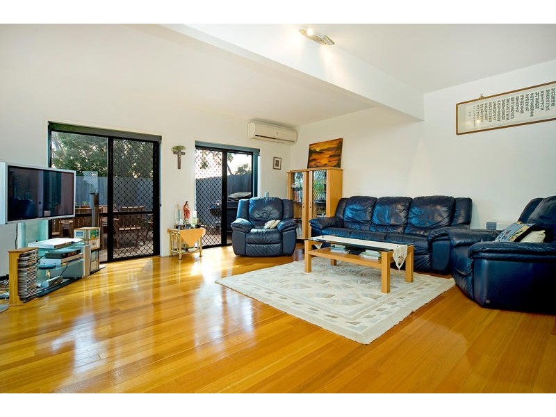 15 Kula Close, Benowa QLD 4217