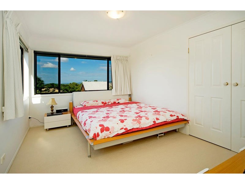 15 Kula Close, Benowa QLD 4217