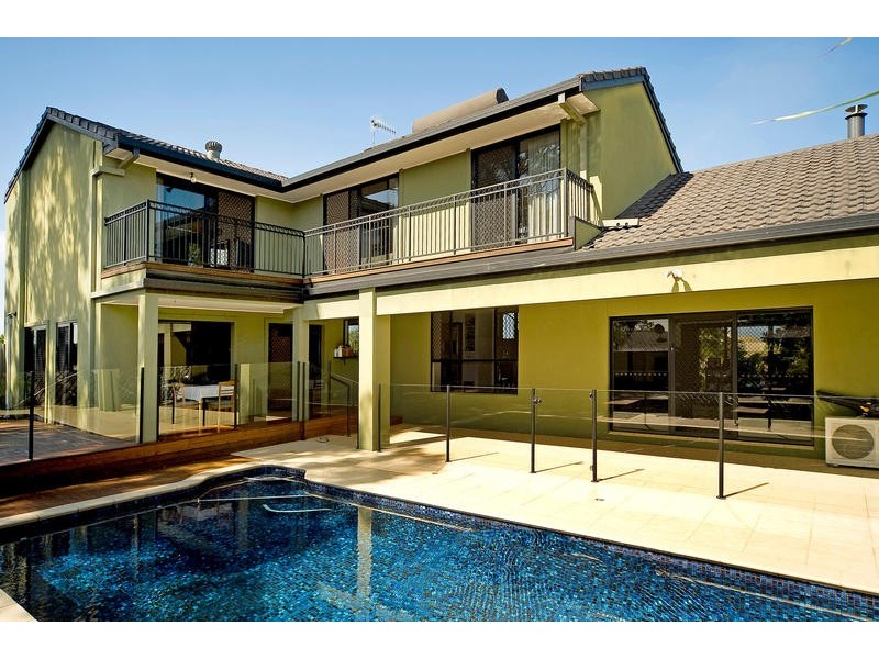 15 Kula Close, Benowa QLD 4217