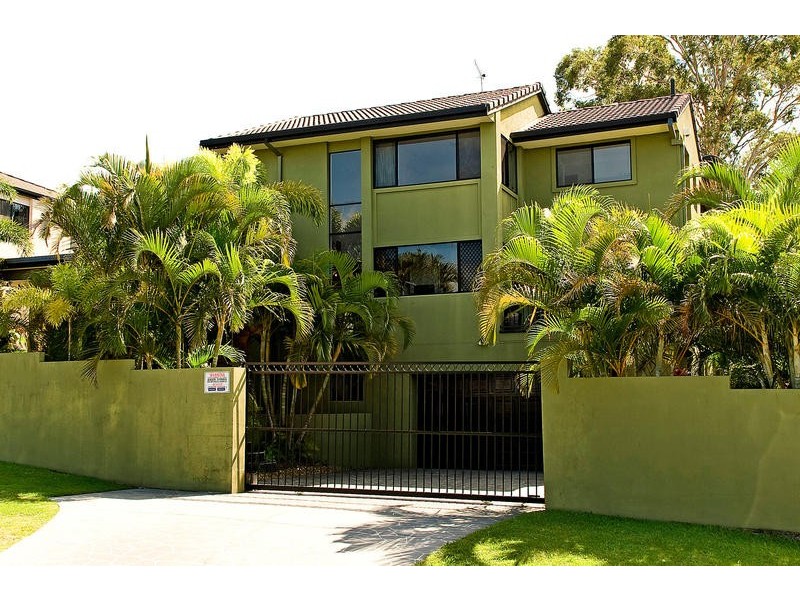 15 Kula Close, Benowa QLD 4217
