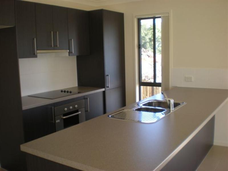 17 Harriet Lane, Oxenford QLD 4210