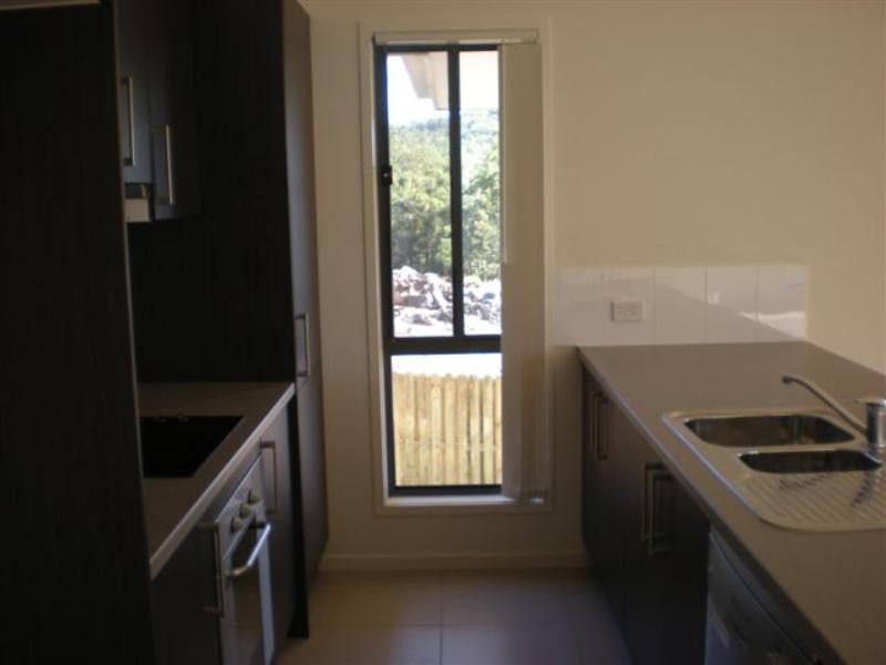 17 Harriet Lane, Oxenford QLD 4210