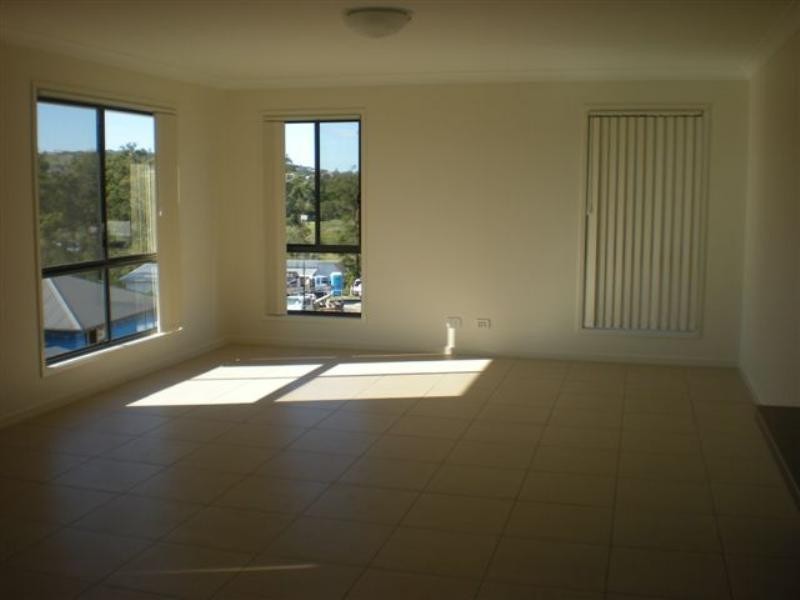 17 Harriet Lane, Oxenford QLD 4210