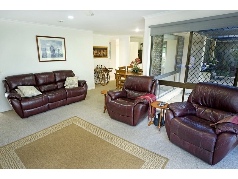17 Ashford Road, Helensvale QLD 4212