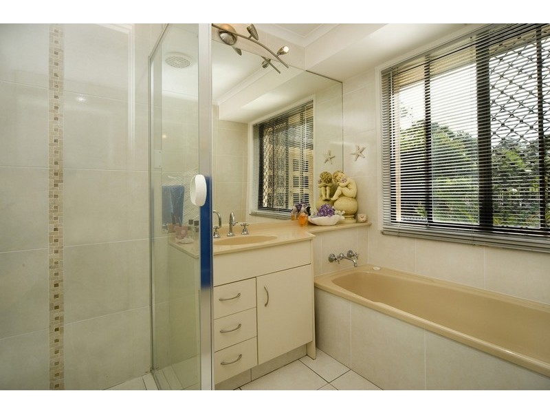 17 Ashford Road, Helensvale QLD 4212