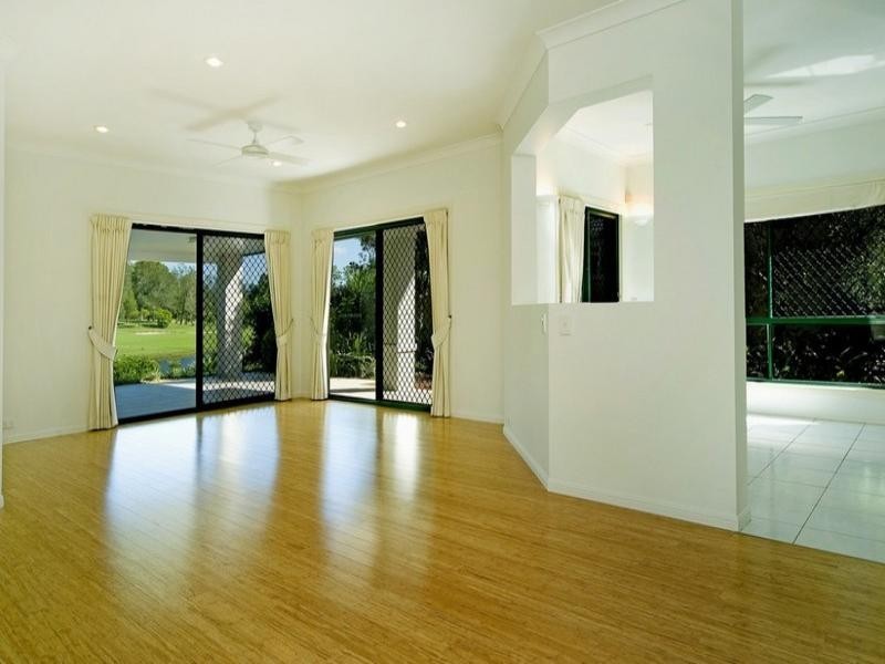 4 Steyning Court, Arundel QLD 4214