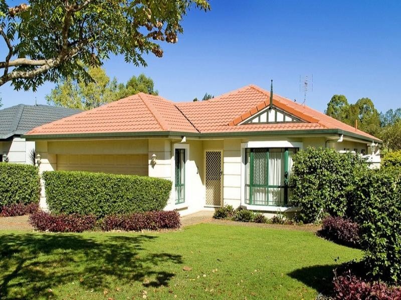 4 Steyning Court, Arundel QLD 4214