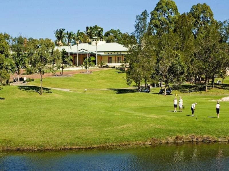 4 Steyning Court, Arundel QLD 4214