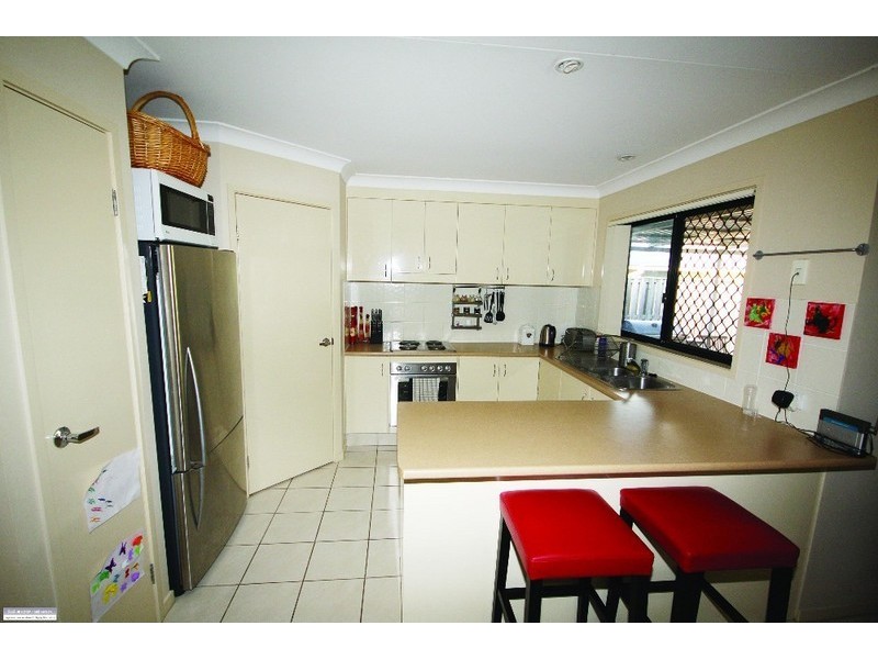 27 Carmarthen Circuit, Pacific Pines QLD 4211