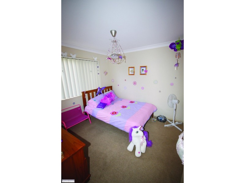 27 Carmarthen Circuit, Pacific Pines QLD 4211