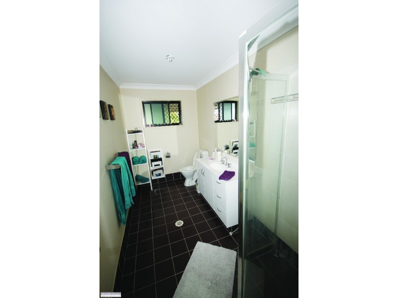 27 Carmarthen Circuit, Pacific Pines QLD 4211