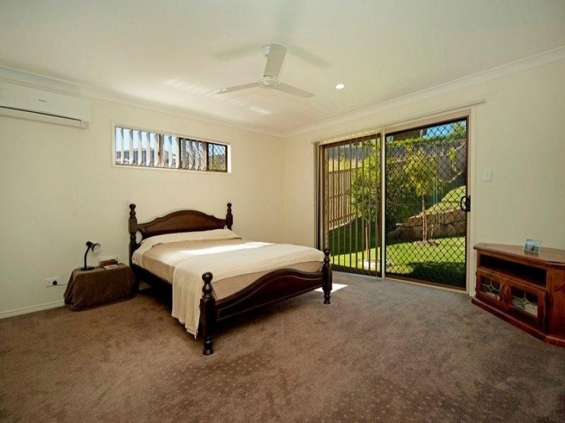 50 Hawkesbury Avenue, Pacific Pines QLD 4211