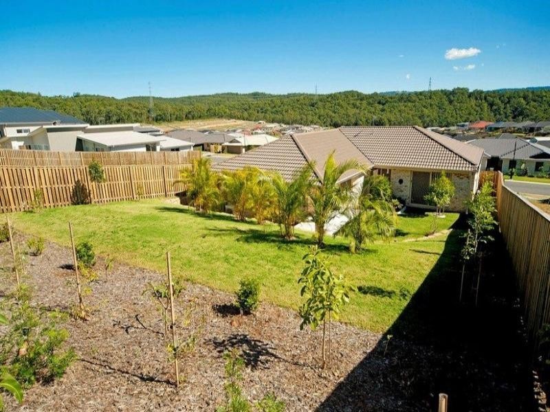 50 Hawkesbury Avenue, Pacific Pines QLD 4211