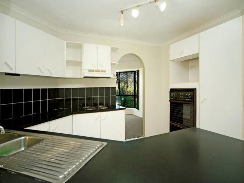 37 Mildura Drive, Helensvale QLD 4212