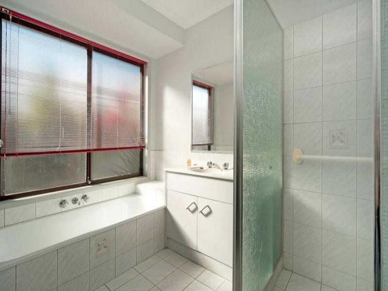 37 Mildura Drive, Helensvale QLD 4212