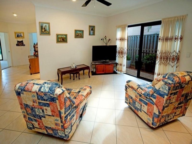 29 Lantau Crescent, Varsity Lakes QLD 4227