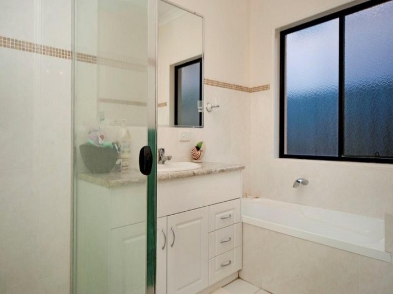 29 Lantau Crescent, Varsity Lakes QLD 4227