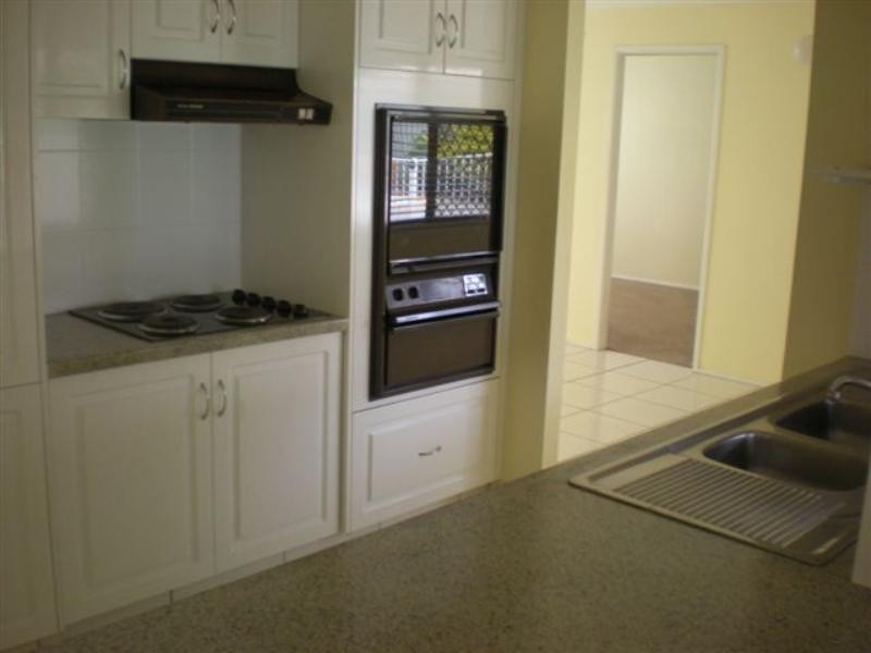 106 Mildura Drive, Helensvale QLD 4212