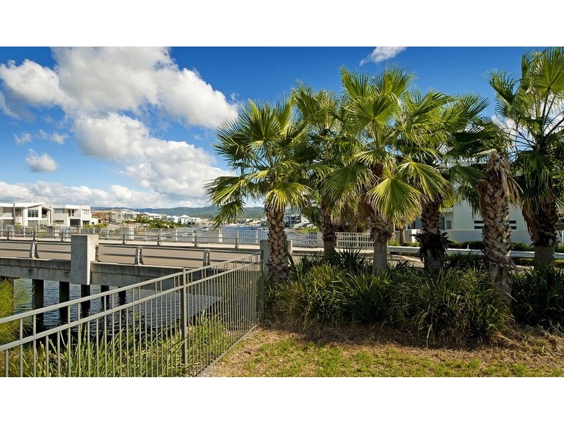 1 Fleetwood Court, Helensvale QLD 4212