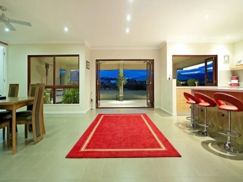 12 Meadow Court, Maudsland QLD 4210