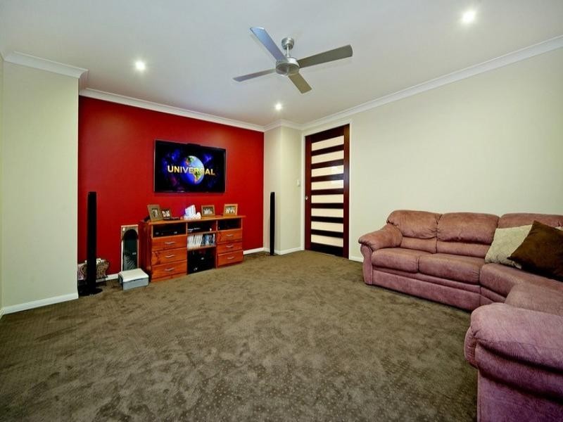 12 Meadow Court, Maudsland QLD 4210