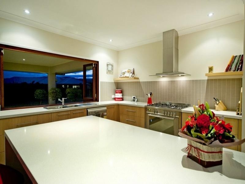 12 Meadow Court, Maudsland QLD 4210