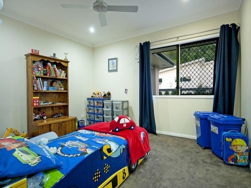 12 Meadow Court, Maudsland QLD 4210