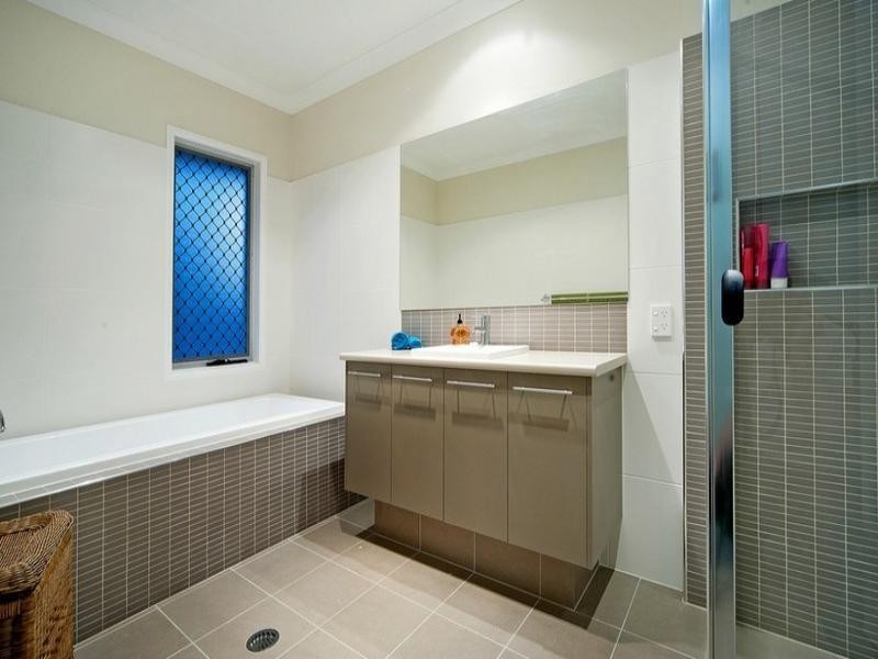 12 Meadow Court, Maudsland QLD 4210