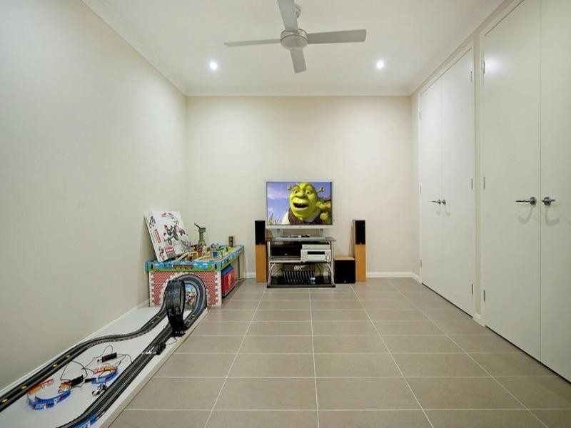 12 Meadow Court, Maudsland QLD 4210