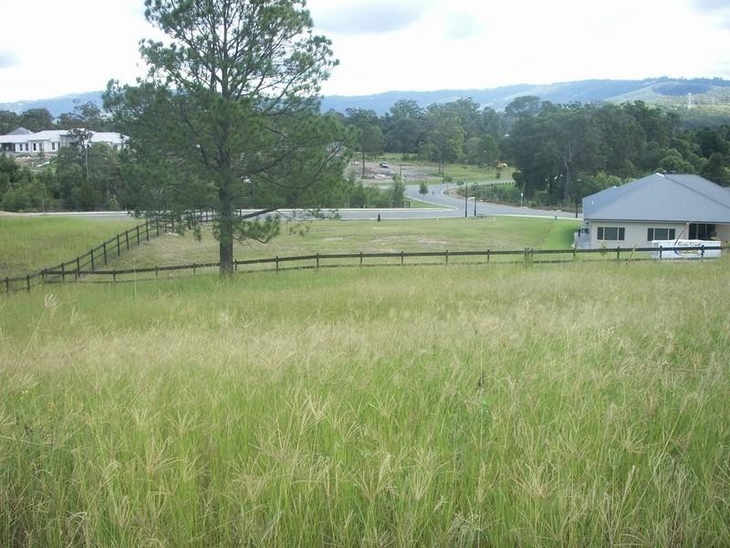 11 Greenacre Way, Maudsland QLD 4210