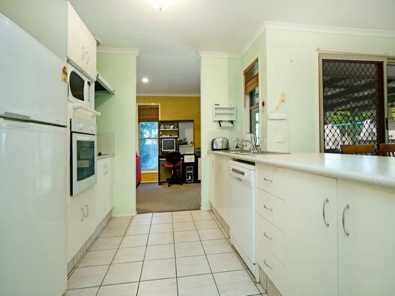 16 Village Way, Oxenford QLD 4210