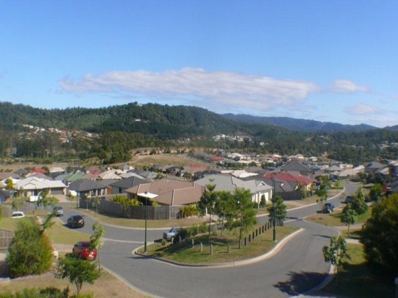 32 Wellers Street, Pacific Pines QLD 4211