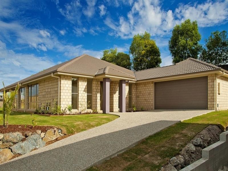 16 Kabi Place, Pacific Pines QLD 4211