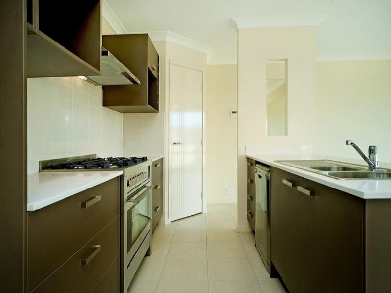 16 Kabi Place, Pacific Pines QLD 4211