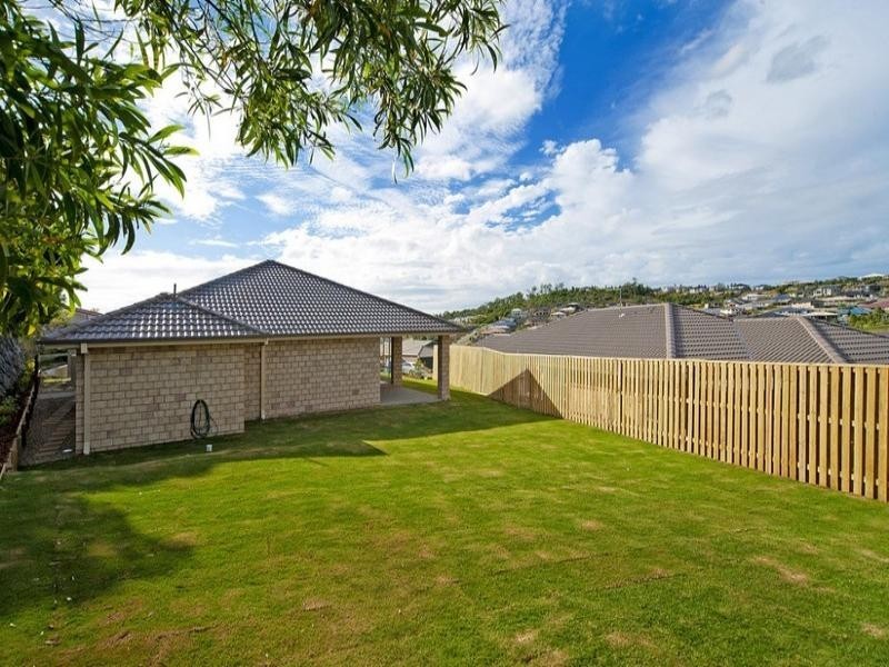16 Kabi Place, Pacific Pines QLD 4211